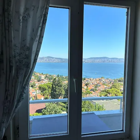 Manzaraada Tepe Pansiyon Heybeliada